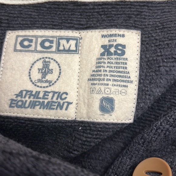 Chicago Blackhawks CCM authentic Pullover Sweater NWOT - Picture 8 of 11